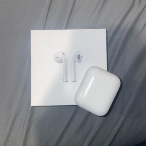2nd Generation Apple Airpods